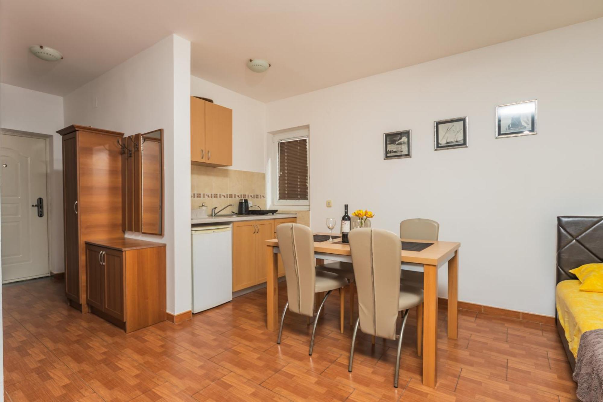 Apartments Franicevic Petrovac Exteriér fotografie